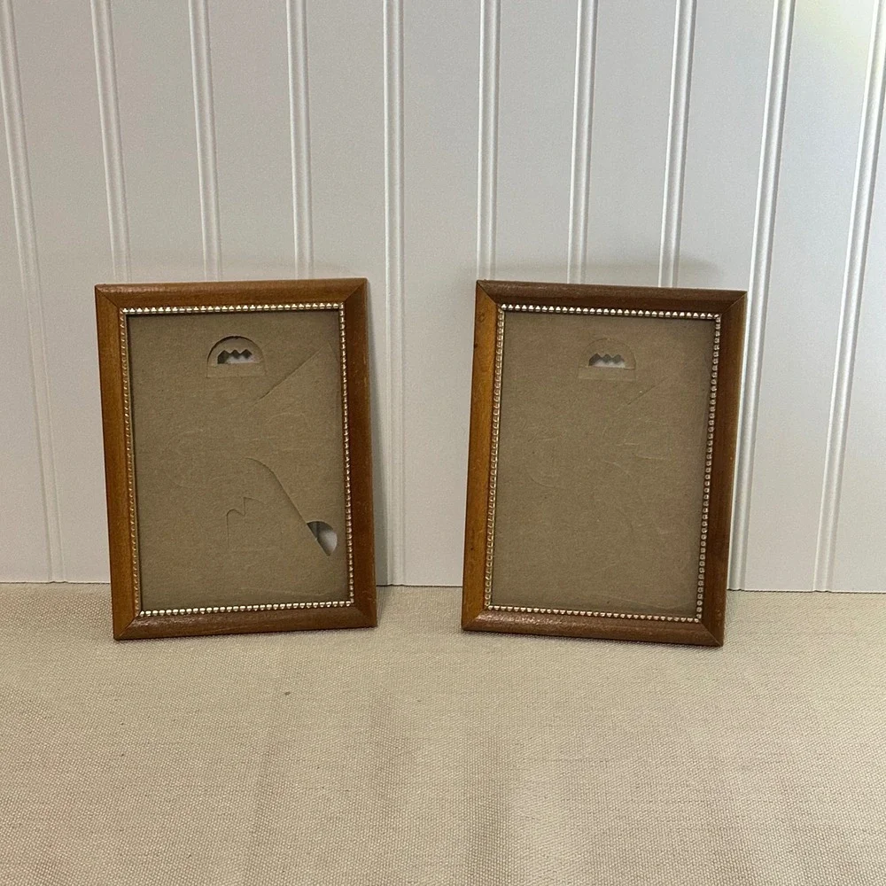 Unbranded Picture Frames Set of 2 5x7 Brown Good Wood Gold‎ Beaded Trim Vintage